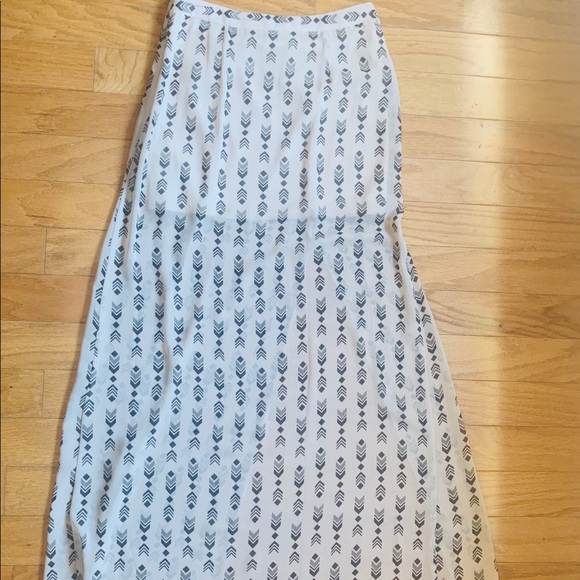 Forever 21 split skirt - Picture 4 of 5